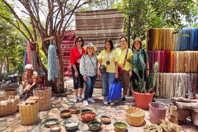 Tour in Oaxaca a Tule,Mezcal,Textiles, Mitla, chocolate