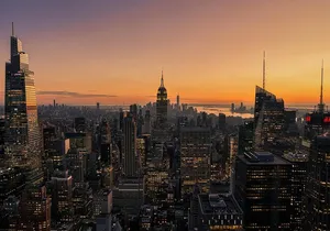 Spider-Man Filming Locations in New York Tour with Private Guide