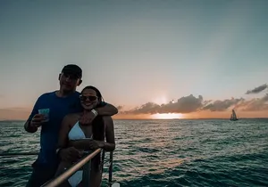 Sunset Sailing Adventure to Isla Mujeres Unlimited + Transfer from Cancún