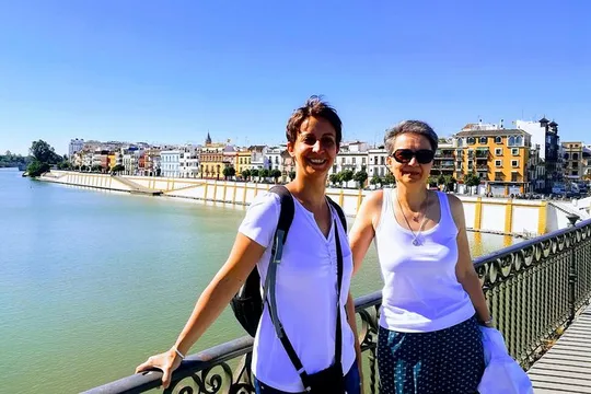 Private street tour of the historic center of Seville for 2h30