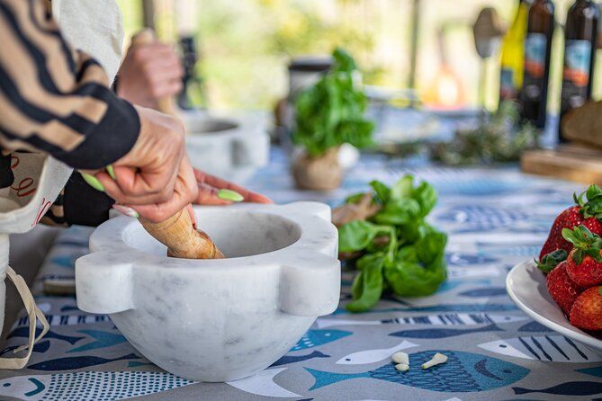 Cinque Terre: Pesto cooking class with sea view in Riomaggiore