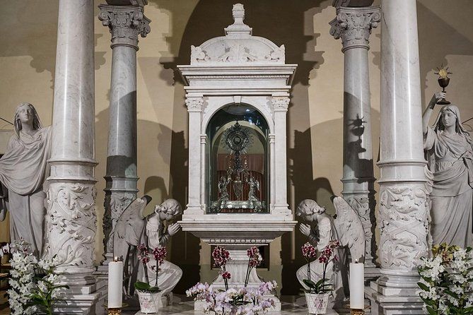 The Eucharistic Miracle & the Holy Face Private Tour from Rome