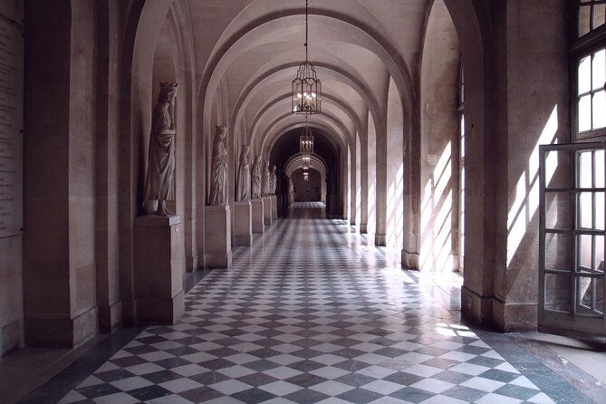 10 hours Private Paris City Tour with CDG Transfer