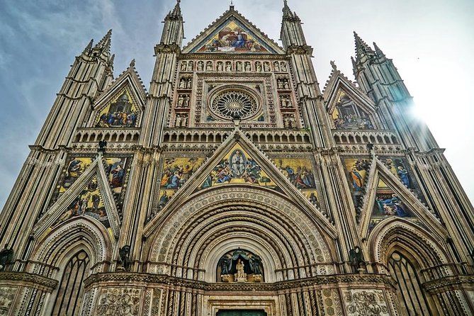 Private Transfer: Florence to Rome with Stop in Orvieto