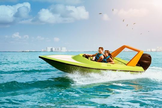 Intrepid SpeedBoat Tour in Cancun with an amazing Snorkel Experience.