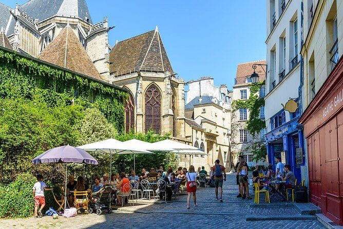 Paris, Montmartre, Le Marais and Moulin Rouge with CDG Transfers