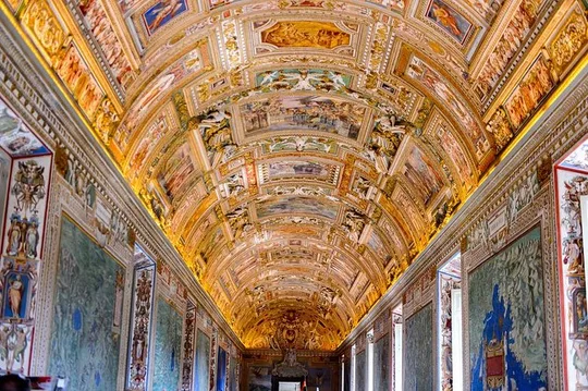 Skip the Line Tour: Vatican Museum + Sistine Chapel with Guide