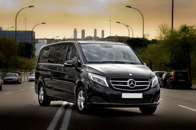 CO2-Offset|Cardiff by yourself with private driver 4/8hr disposal
