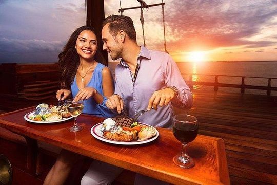 Sailing & Romantic Dinner: Cancún Lagoon Wonderful Date"