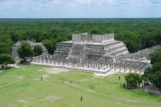 Full-Day Tour to Chichen Itza and Sacred Cenote from Cancún