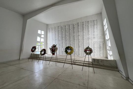 #1 Limousine Guided "USS Arizona Memorial" Half-Day Private Tour