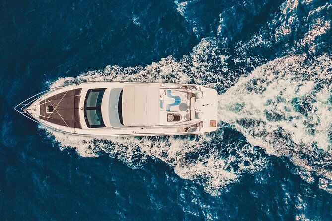 4 Hour 50' Azimut Yacht All-Inclusive in Tulum & Playa del Carmen