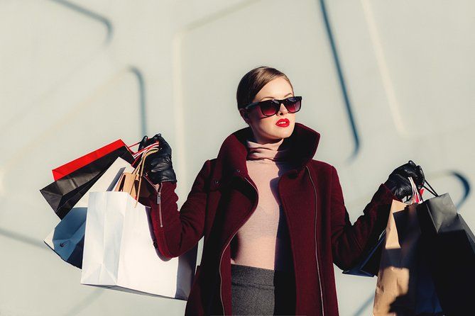 PARIS : Day of shopping with private driver to discover French luxury boutiques