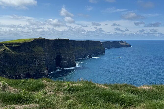 Private Luxury Tour Cliffs of Moher & Bunratty, 7 Guests Max