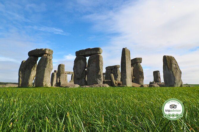Luxury Private Stonehenge & Windsor Castle Tour Archaeologist-Led