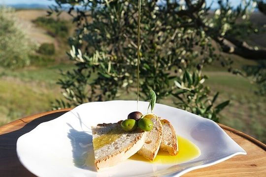 Experience this tour to Tulum, an artistic picture spot and cenotes adventure.