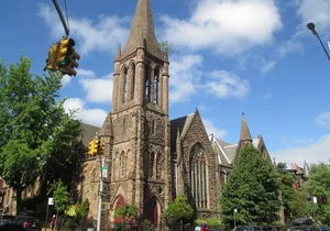 Brooklyn Self-Guided Walking Tour and Scavenger Hunt