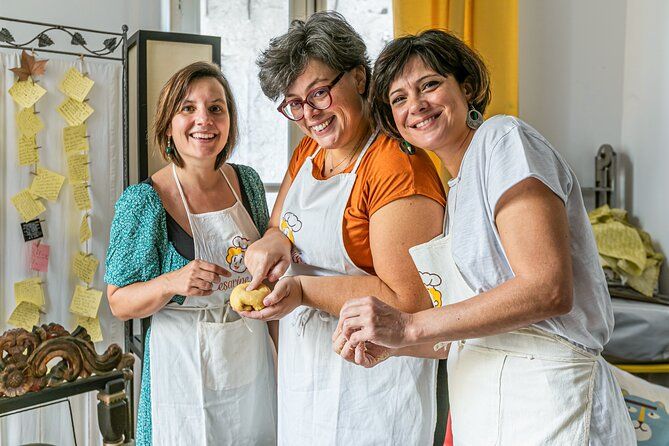 Traditional Pizza & Focaccia Cooking Class in Cortona