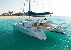 The best tour to Isla Mujeres Catamaran, open bar& lunch included