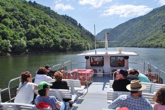 Ribeira Sacra by boat (optional) visit to Ourense from Santiago