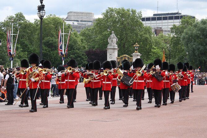 Westminster Small Group Guided Tour with Changing of the Guard