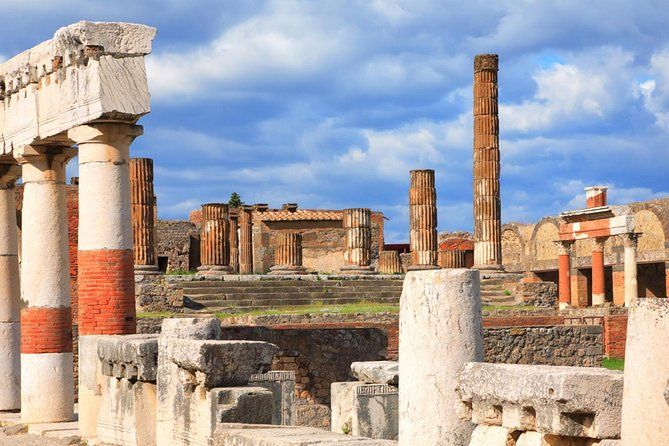 Positano, Sorrento and Pompei Tour from Naples