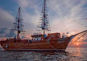 Columbus Romantic Dinner & Live Saxophone over Nichupte Lagoon