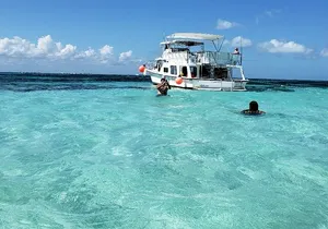 Isla Mujeres Full Day Tour on Yacht with Snorkel and Buffet