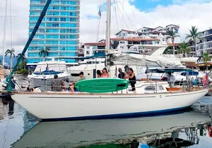 Private Sailing for up to 10 people 4 hrs