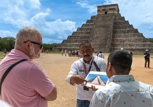Guided Tour to Chichén Itzá and Cenote and Valladolid with Lunch