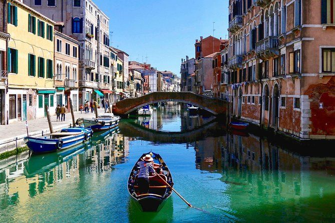 Walking Tour of Venice with Mini Cruise