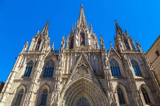 Barcelona Cathedral: Ticket, Guided Tour, Terrace + VR Experience