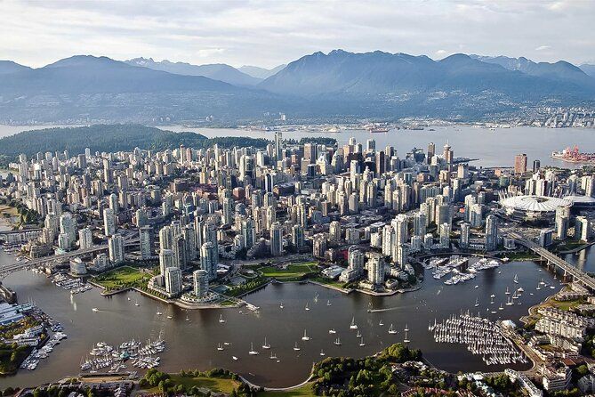 7 hours Private Vancouver Tour-from YVR Airport or Cruise Port
