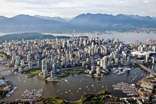 7 hours Private Vancouver Tour-from YVR Airport or Cruise Port