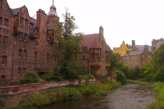 Private Walk: Country in the City
