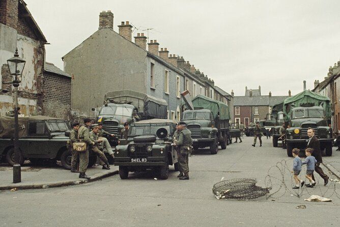2-hour Belfast Original Drivers the Troubles Black Taxi Tour