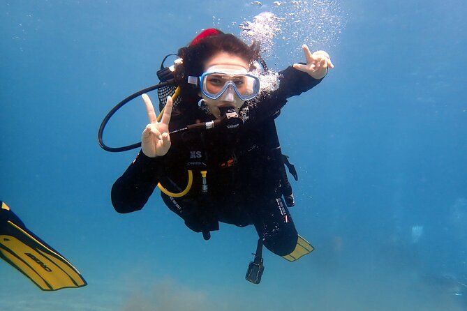 Discover Scuba Diving. First Experience underwater