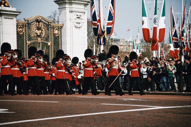 The Changing of the Guard - Exclusive Guided Walking Tour