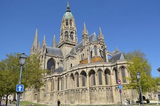 Private Transfer from Paris to Bayeux