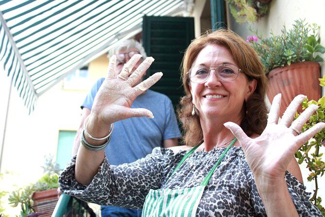 Market Tour & Traditional Tuscan cooking class in a garden