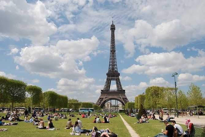 Private 8-hour city tour of Paris with driver and official guide - Hotel pick up