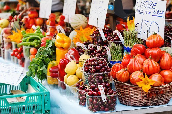 Cesarine: Small Group Market tour and Dining in Altamura
