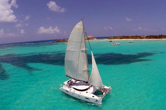 Party at Isla Mujeres Catamaran Open Bar! Half-Day Luxury Tour