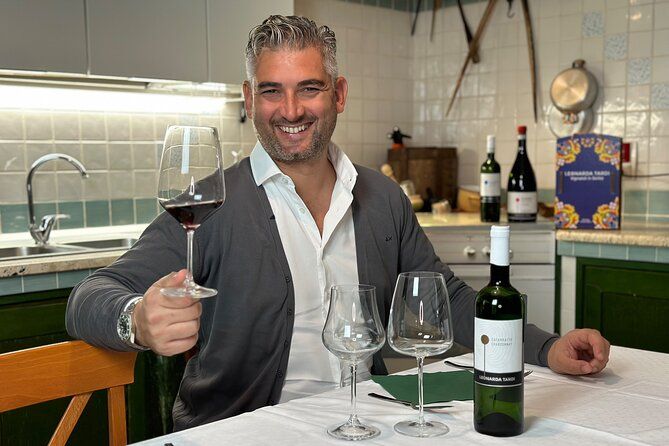 Wine tasting with gastronomic experience at Leonarda's home
