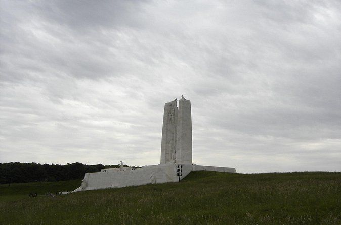 1 day Canadian WW1 private tour including Vimy Ridge