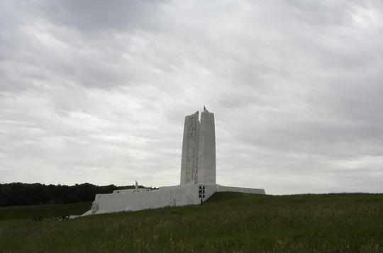 1 day Canadian WW1 private tour including Vimy Ridge