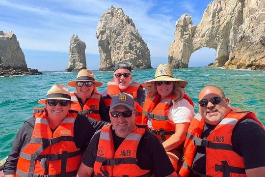 Water Taxi to the Arch of Cabo San Lucas with Transportation