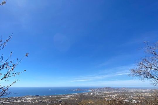 PRIVATE Fun Hiking Tour with Awesome Views