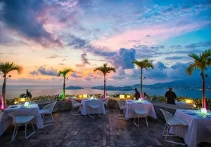 Super DeLuxe Bella Vista Dinner &1 Drink +2 Drinks at CliffDivers
