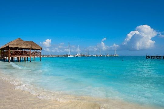 Full day tour in a Beach Club in the Riviera Maya. Transport included